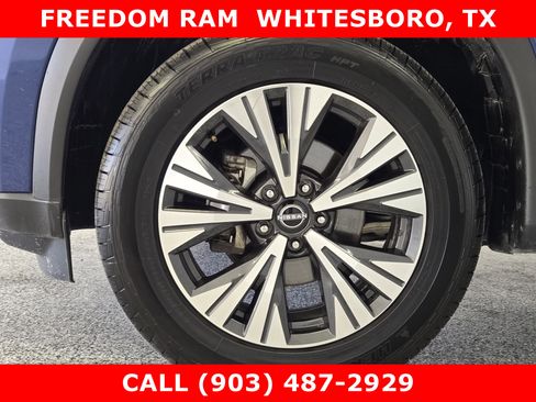 Used 2023 Nissan Rogue SV image 7