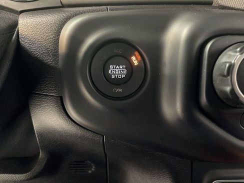 Used 2021 Jeep Gladiator Willys image 41