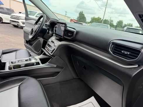 Used 2023 Ford Explorer XLT w/ Equipment Group 202A AWD/4WD image 42