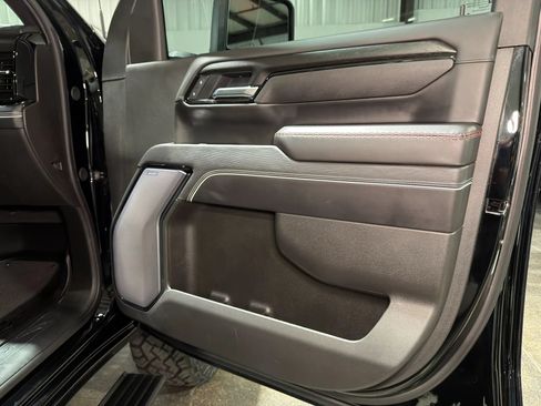 Used 2025 GMC Sierra 2500 AT4X AWD/4WD image 19