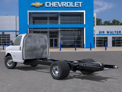 New 2025 Chevrolet Express 3500 w/ Power Convenience Package image 3