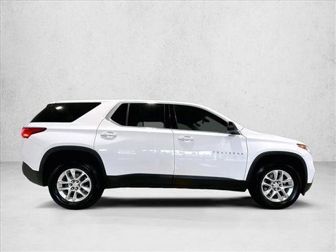 Used 2021 Chevrolet Traverse LS FWD image 5