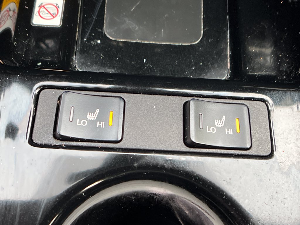 Used 2019 Toyota Prius XLE AWD/4WD image 28