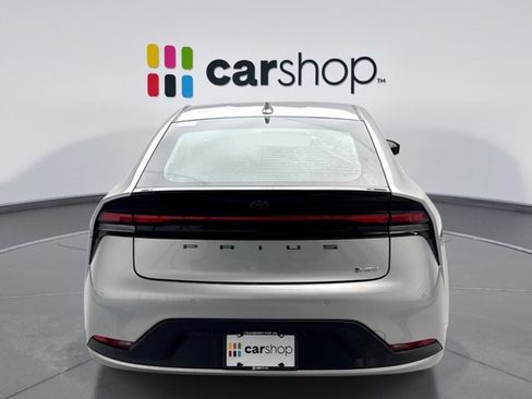 Used 2024 Toyota Prius LE image 4
