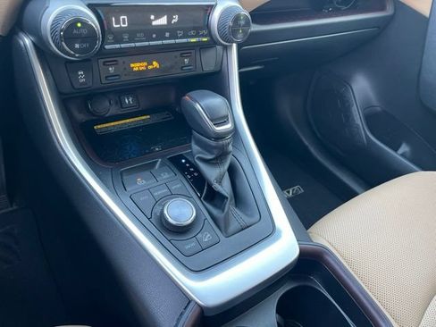 Used 2019 Toyota RAV4 Limited w/ Advanced Technology Package AWD/4WD image 20