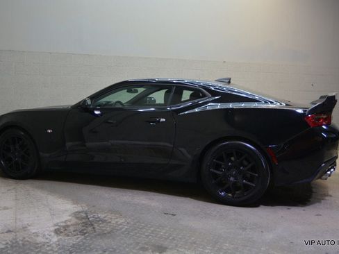 Used 2017 Chevrolet Camaro LT w/ Technology Package RWD image 23
