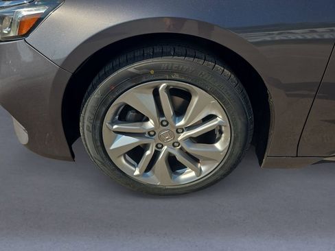 Used 2018 Honda Accord LX image 9