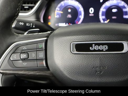 Used 2023 Jeep Grand Cherokee Limited w/ Luxury Tech Group II AWD/4WD image 8