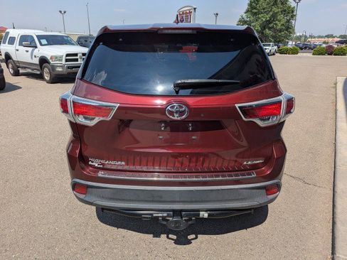 Used 2014 Toyota Highlander Plus AWD/4WD image 4