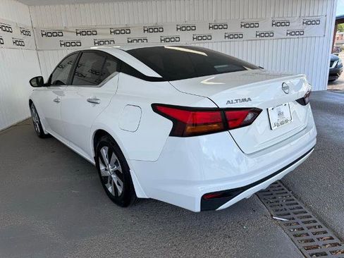 Used 2023 Nissan Altima 2.5 S FWD image 2