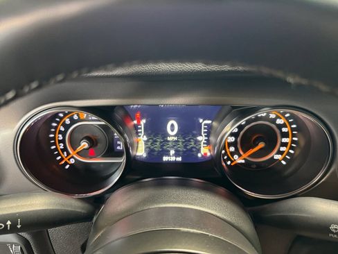 Used 2023 Jeep Gladiator Sport AWD/4WD image 16