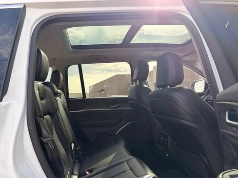 Certified 2022 Jeep Grand Cherokee Limited 4xe AWD/4WD image 16