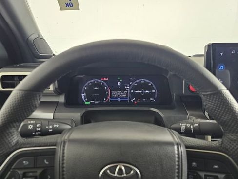 Used 2025 Toyota Tacoma 4x4 Double Cab Hybrid image 30