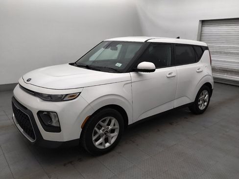 Used 2020 Kia Soul S image 2