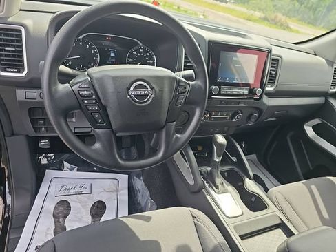 Used 2024 Nissan Frontier SV RWD image 22
