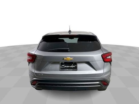 Used 2024 Chevrolet Trax LS FWD image 7