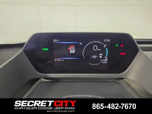 Used 2024 Toyota bZ4X XLE w/ Weather Package AWD/4WD image 18