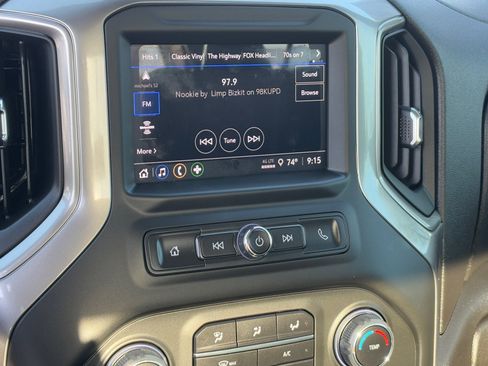 Used 2025 Chevrolet Silverado 1500 Custom image 24