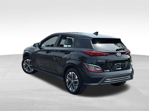 Used 2023 Hyundai Kona Limited w/ Cargo Package FWD image 5