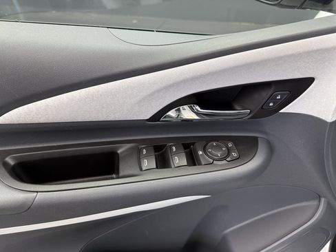 Used 2018 Chevrolet Bolt LT image 22