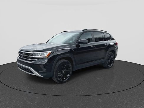 Used 2023 Volkswagen Atlas SE w/ Panoramic Sunroof Package image 4
