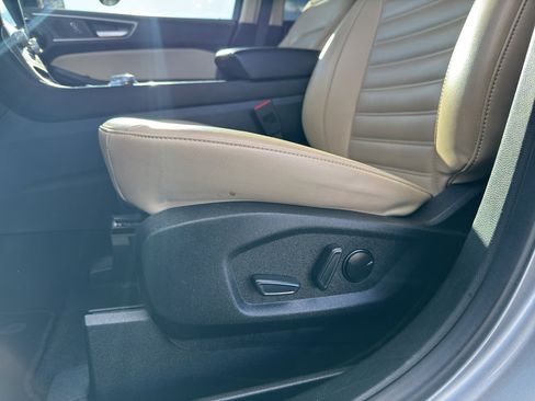 Used 2022 Ford Edge SEL image 12