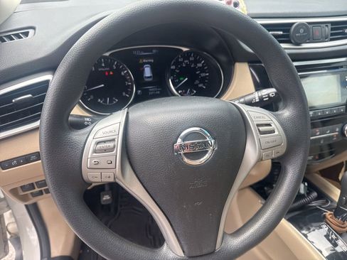 Used 2016 Nissan Rogue S FWD image 18