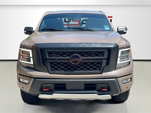 Used 2024 Nissan Titan PRO-4X w/ Pro-4x Convenience Package image 2