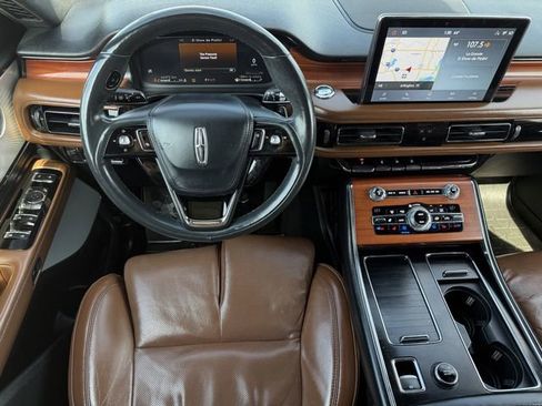 Used 2020 Lincoln Aviator Reserve w/ Equipment Group 201A image 11