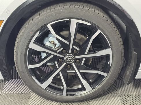New 2026 Toyota Prius Plug-In Hybrid FWD image 9