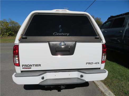 Used 2012 Nissan Frontier PRO-4X image 16