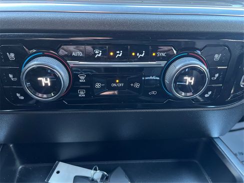 Used 2022 Chevrolet Silverado 1500 High Country w/ Technology Package image 47