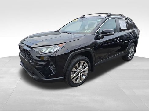 Used 2021 Toyota RAV4 XLE Premium image 1
