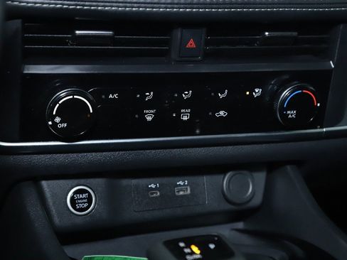 Used 2023 Nissan Rogue S image 26