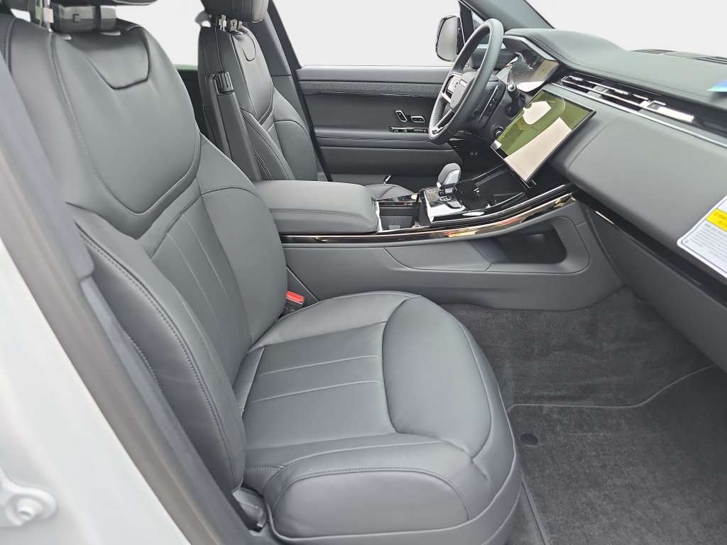 New 2027 Land Rover Range Rover Sport Dynamic SE AWD/4WD image 10