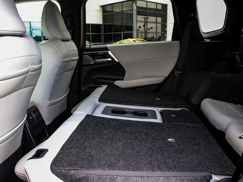 New 2025 Mitsubishi Outlander SE AWD/4WD image 35