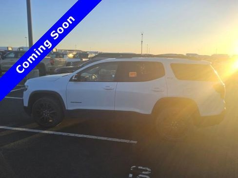 Used 2023 GMC Acadia SLE w/ Driver Convenience Package FWD image 4