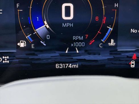 Used 2025 Chevrolet Suburban LT AWD/4WD image 29