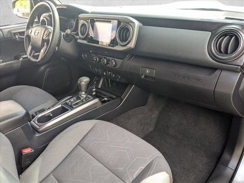 Used 2019 Toyota Tacoma TRD Sport image 21