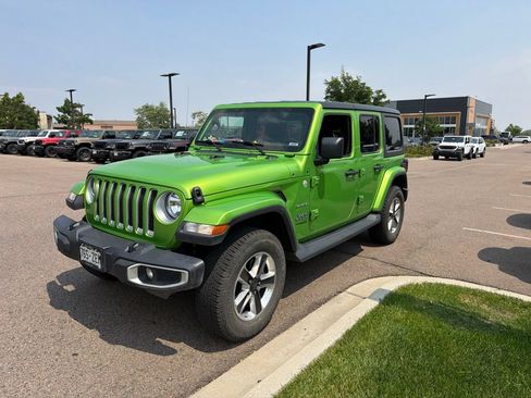 Used 2020 Jeep Wrangler Unlimited Sahara AWD/4WD image 3
