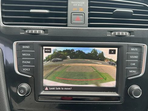 Used 2017 Volkswagen GTI SE FWD image 36
