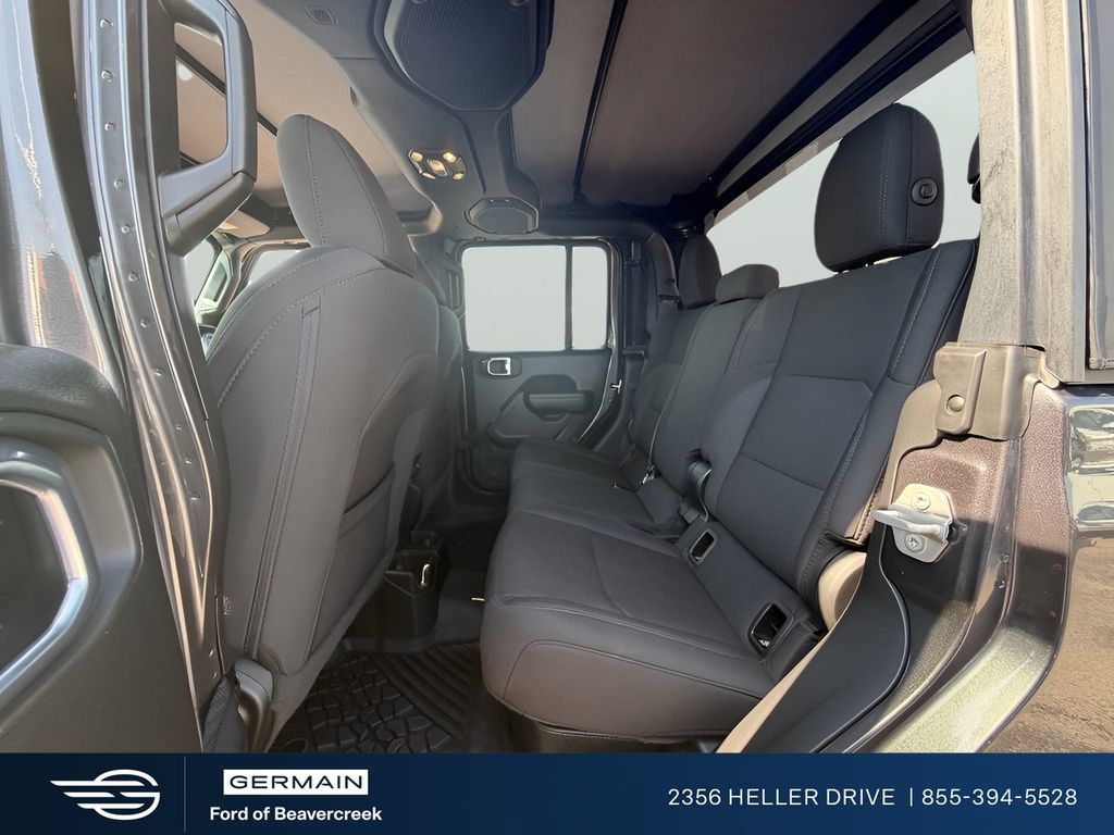 Used 2023 Jeep Gladiator Sport AWD/4WD image 25