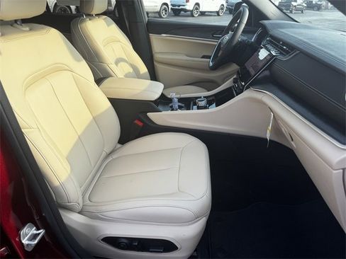 New 2025 Jeep Grand Cherokee Limited w/ Luxury Tech Group II image 14