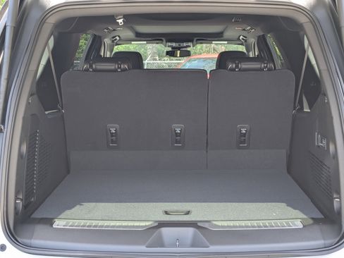 New 2025 Chevrolet Suburban Premier w/ Sun And Tow Package image 27