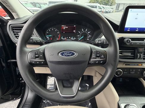 Certified 2022 Ford Escape SE image 15