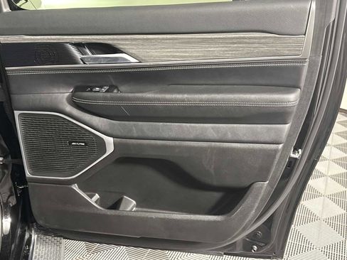 Used 2024 Jeep Wagoneer L Series II w/ Flexible Seating Group image 20