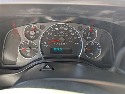 Used 2022 Chevrolet Express 3500 w/ Driver Convenience Package image 10