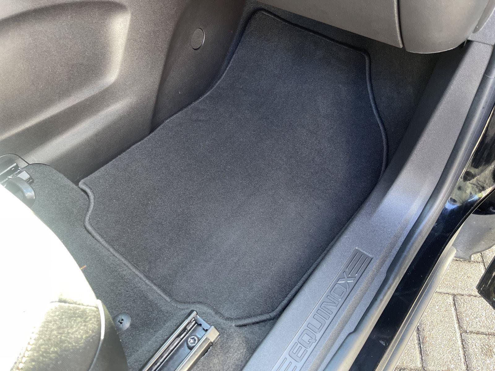 Used 2024 Chevrolet Equinox LT FWD image 31