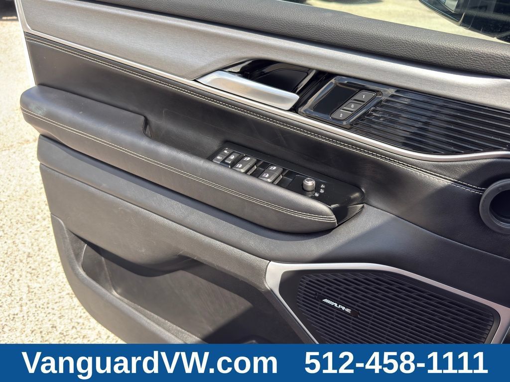Used 2025 Jeep Wagoneer Series II RWD image 22