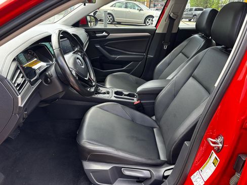 Used 2019 Volkswagen Jetta SE FWD image 13